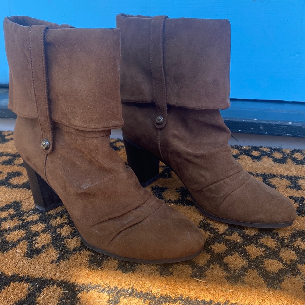 Kathy Van Zeeland Scrunchy Faux Suede Brown Bootie size 7.5